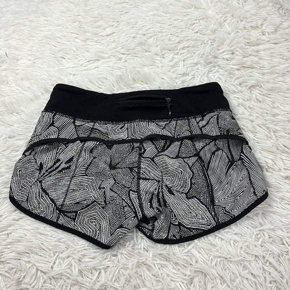 Lululemon Speed Short Dottie Tribe White Black / Black - Picture 4 of 6